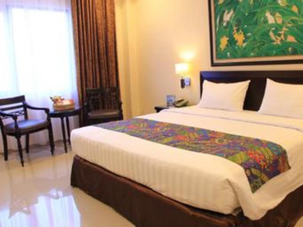Narita Classic Hotel Surabaya Buitenkant foto