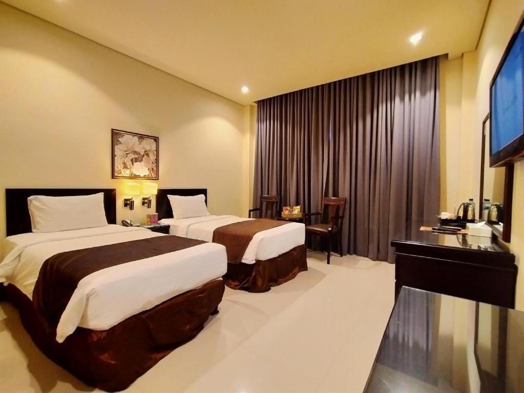 Narita Classic Hotel Surabaya Buitenkant foto