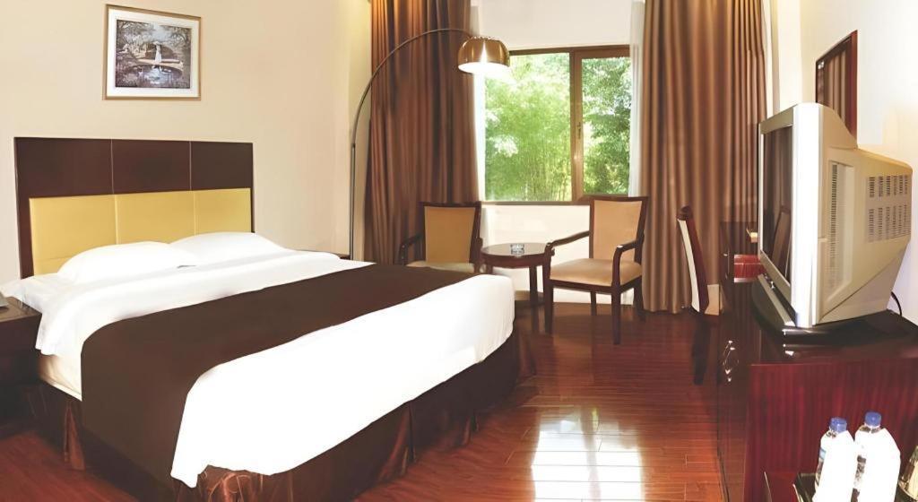Narita Classic Hotel Surabaya Buitenkant foto